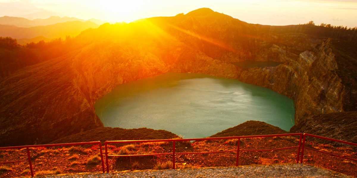 flores indonesia tours